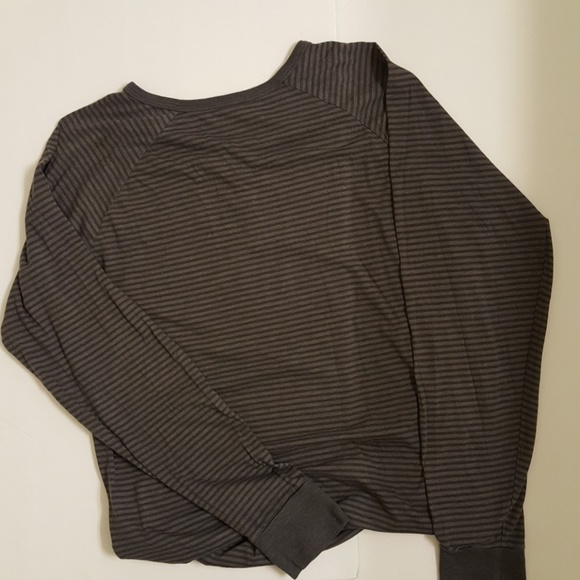 Two mens T-shirts, 1 short, 1 long sleeve size L - Picture 5 of 7